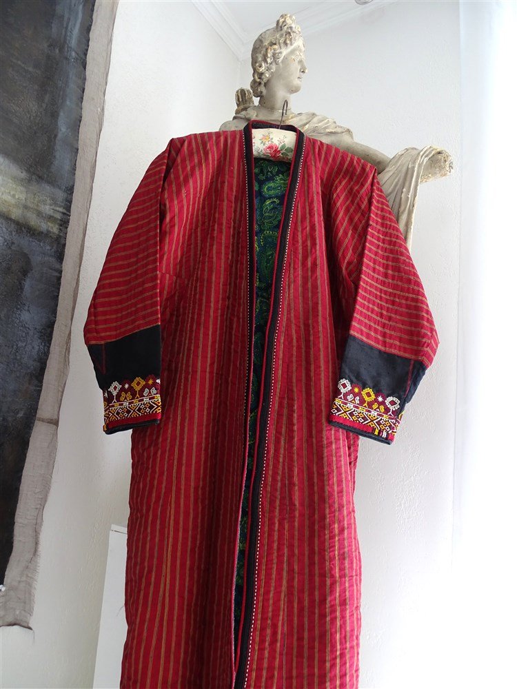 Robe en soie rayée d’Asie centrale XIXe siècle