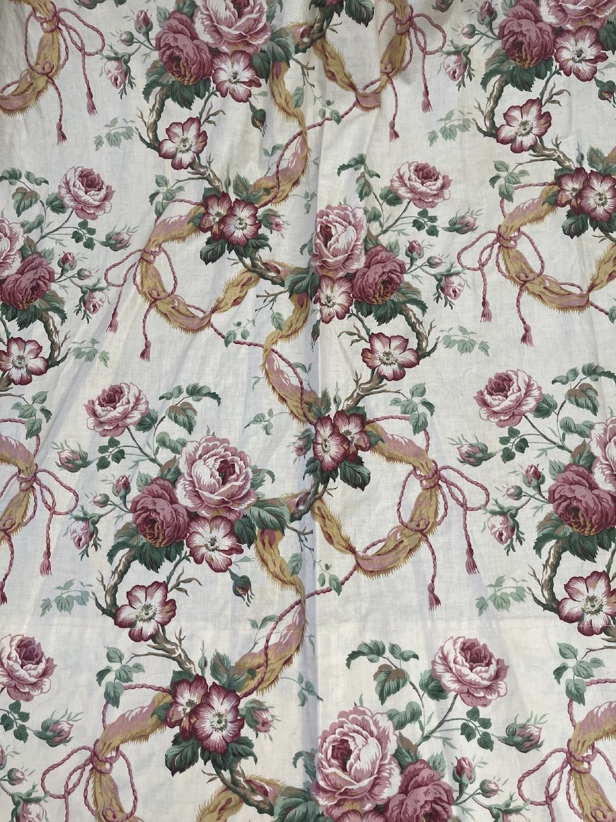 Pair Of Chintz Curtains With A Ribbon-wrapped Rose Pattern  -photo-4