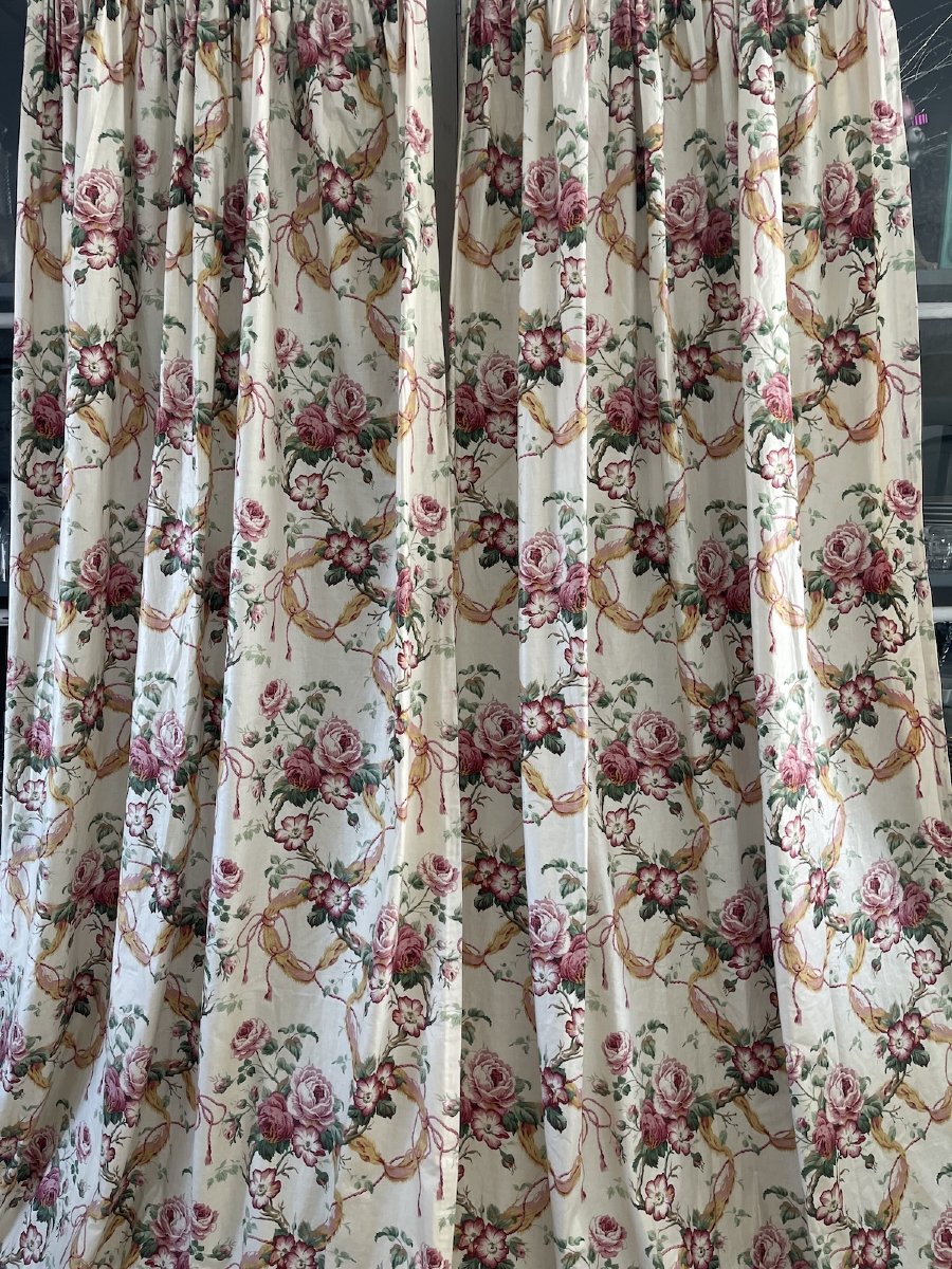 Pair Of Chintz Curtains With A Ribbon-wrapped Rose Pattern  -photo-8