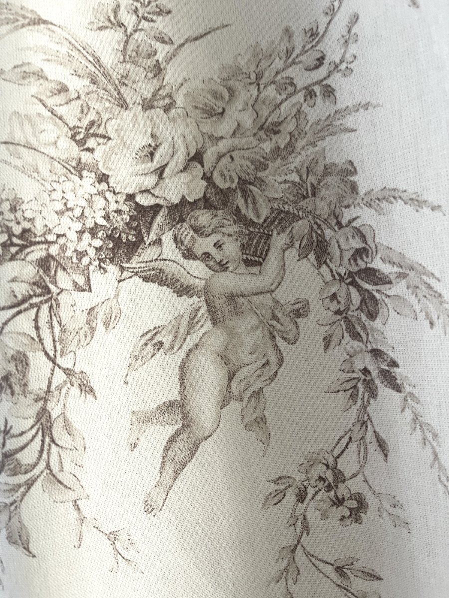 First Pair: 2 Printed Curtains – Grayscale Design Featuring Cherubs, Doves, And Purple Medallions-photo-3