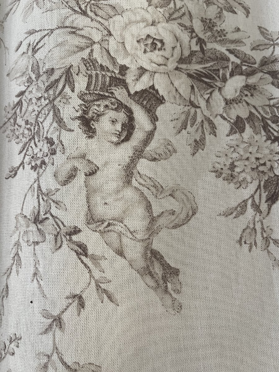 First Pair: 2 Printed Curtains – Grayscale Design Featuring Cherubs, Doves, And Purple Medallions-photo-2