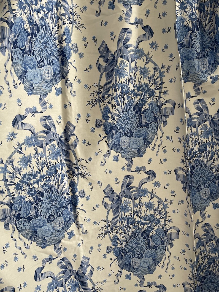  Pair Of Printed Curtains In A Harmony Of Blues-photo-4