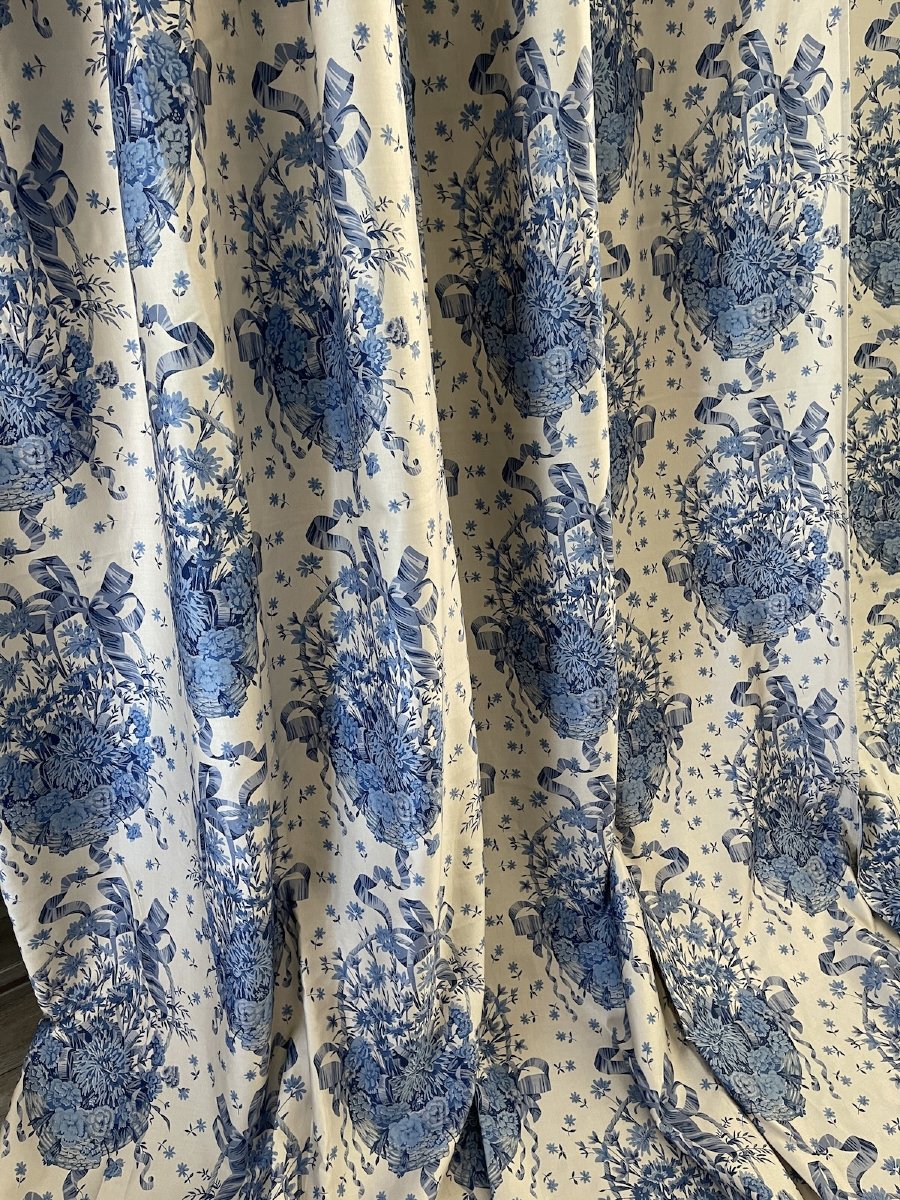  Pair Of Printed Curtains In A Harmony Of Blues-photo-1
