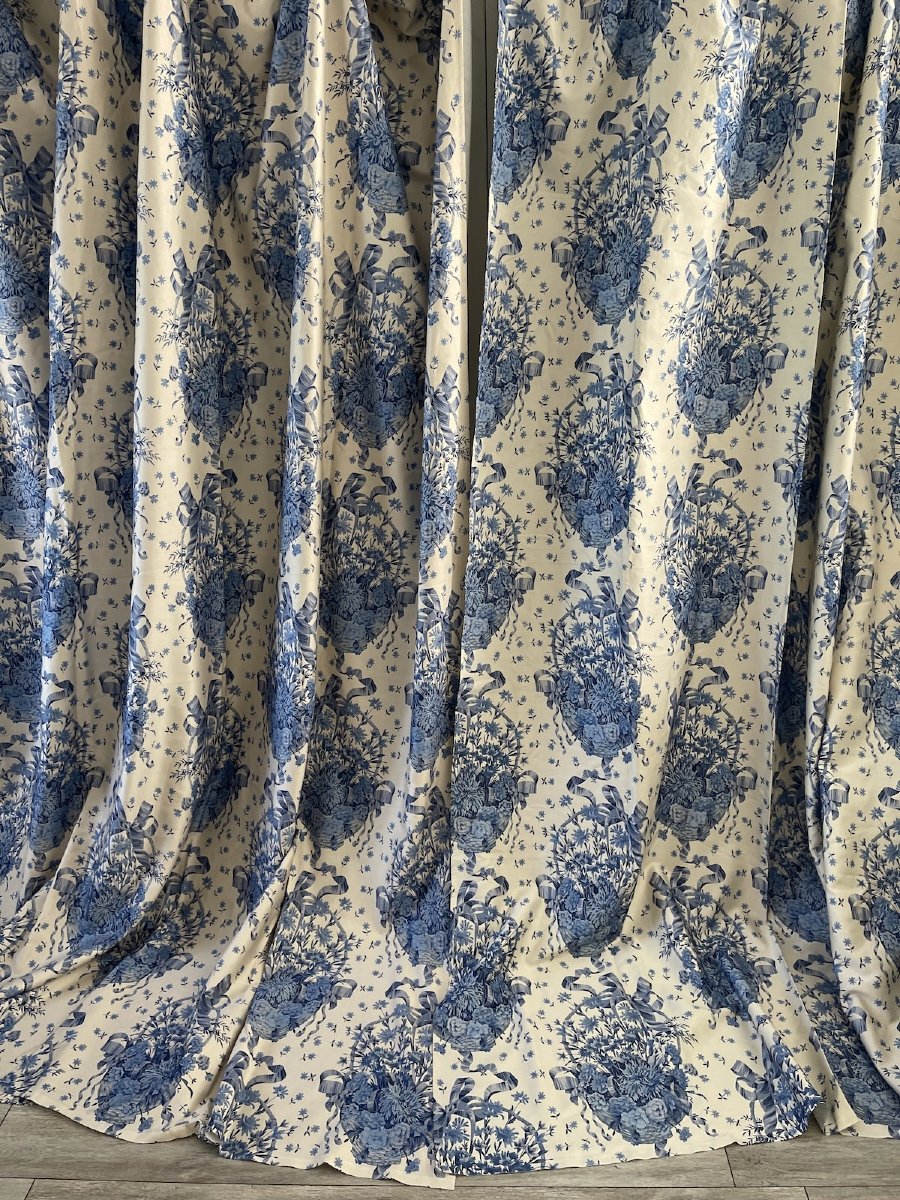  Pair Of Printed Curtains In A Harmony Of Blues-photo-4