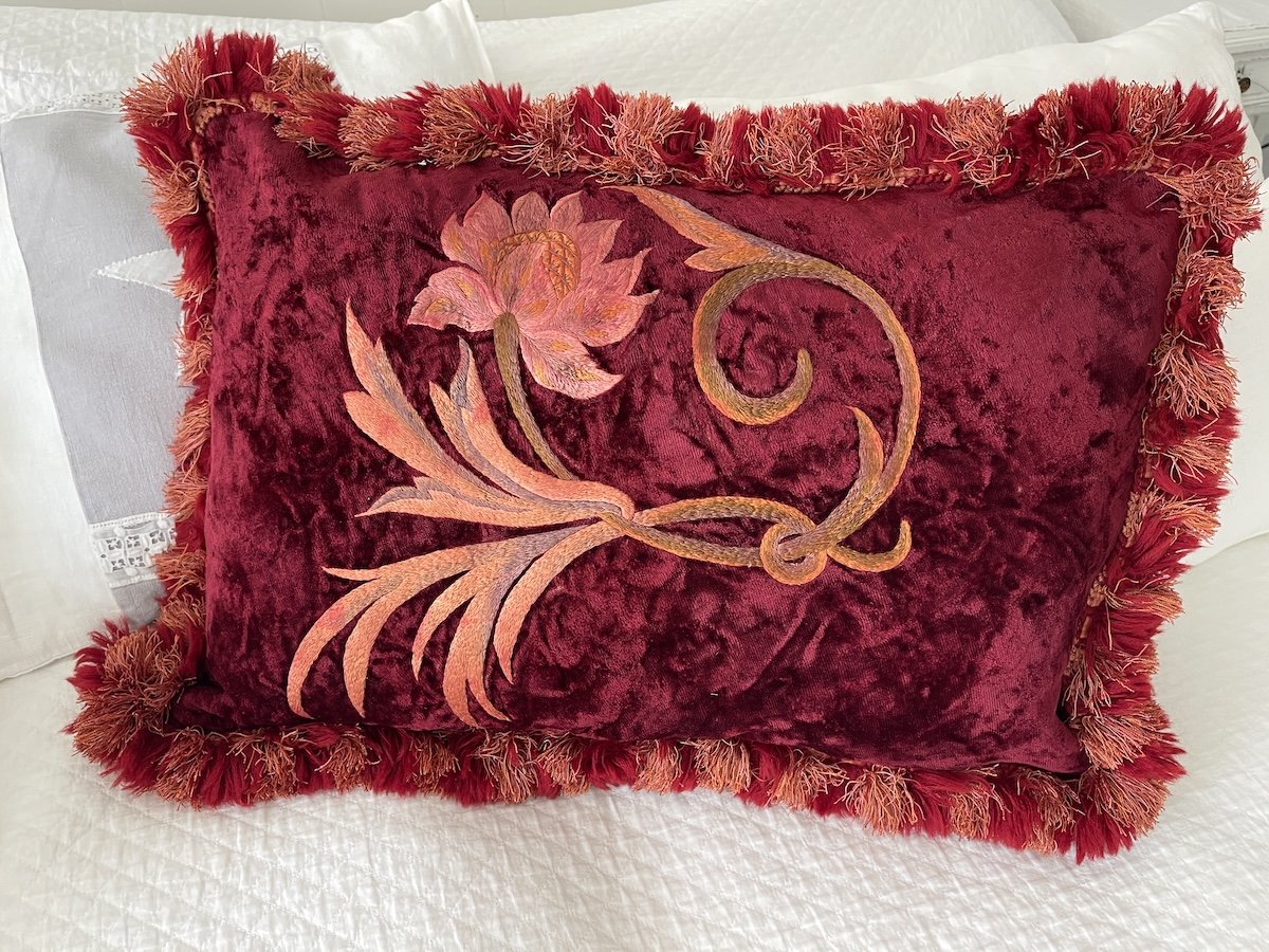 Coussin ancien en velours de soie brodé – XIXème siècle-photo-3