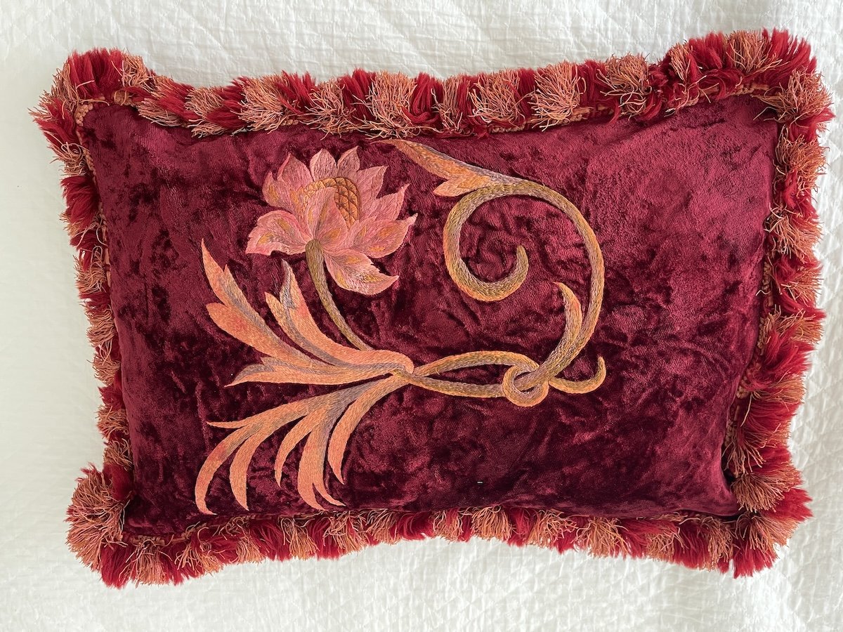 Coussin ancien en velours de soie brodé – XIXème siècle-photo-5