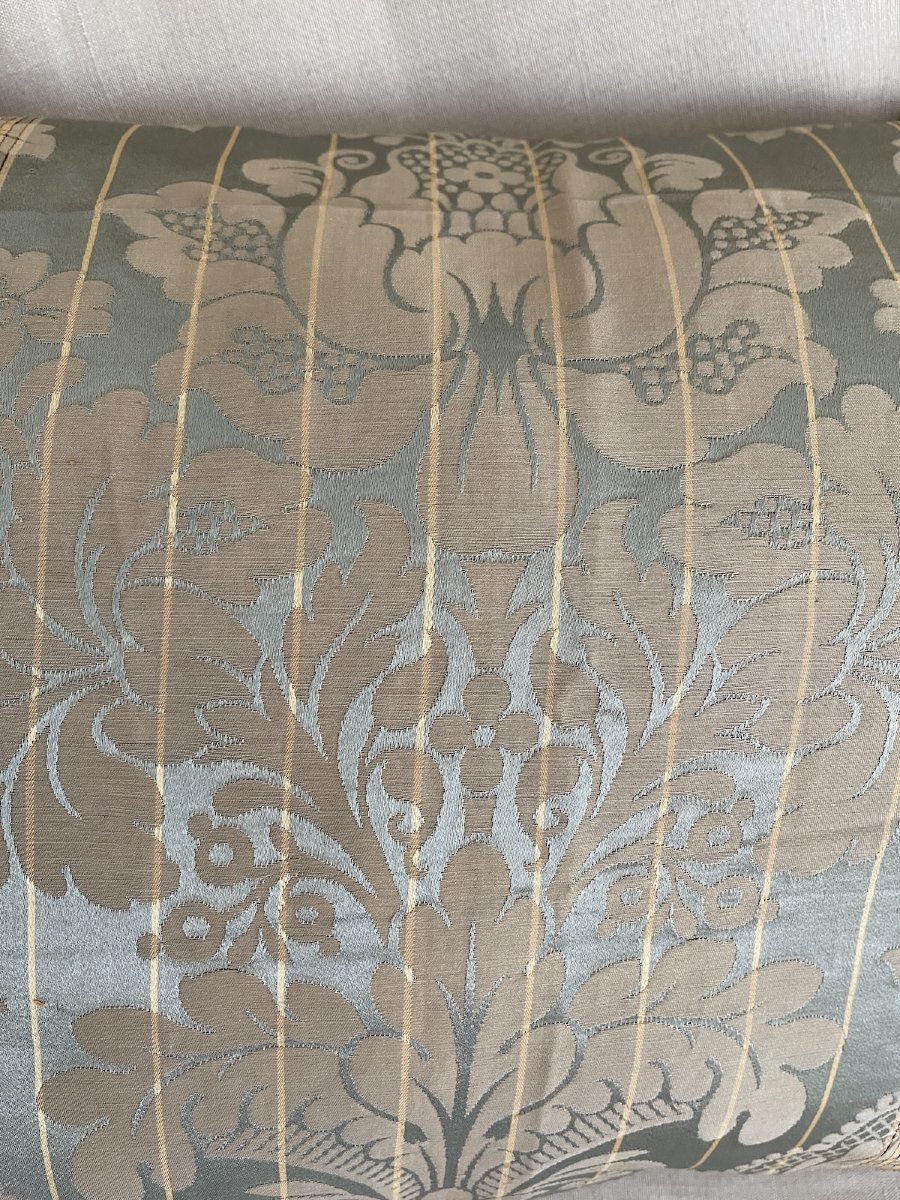 19th-century Damask Silk Pillow-photo-2