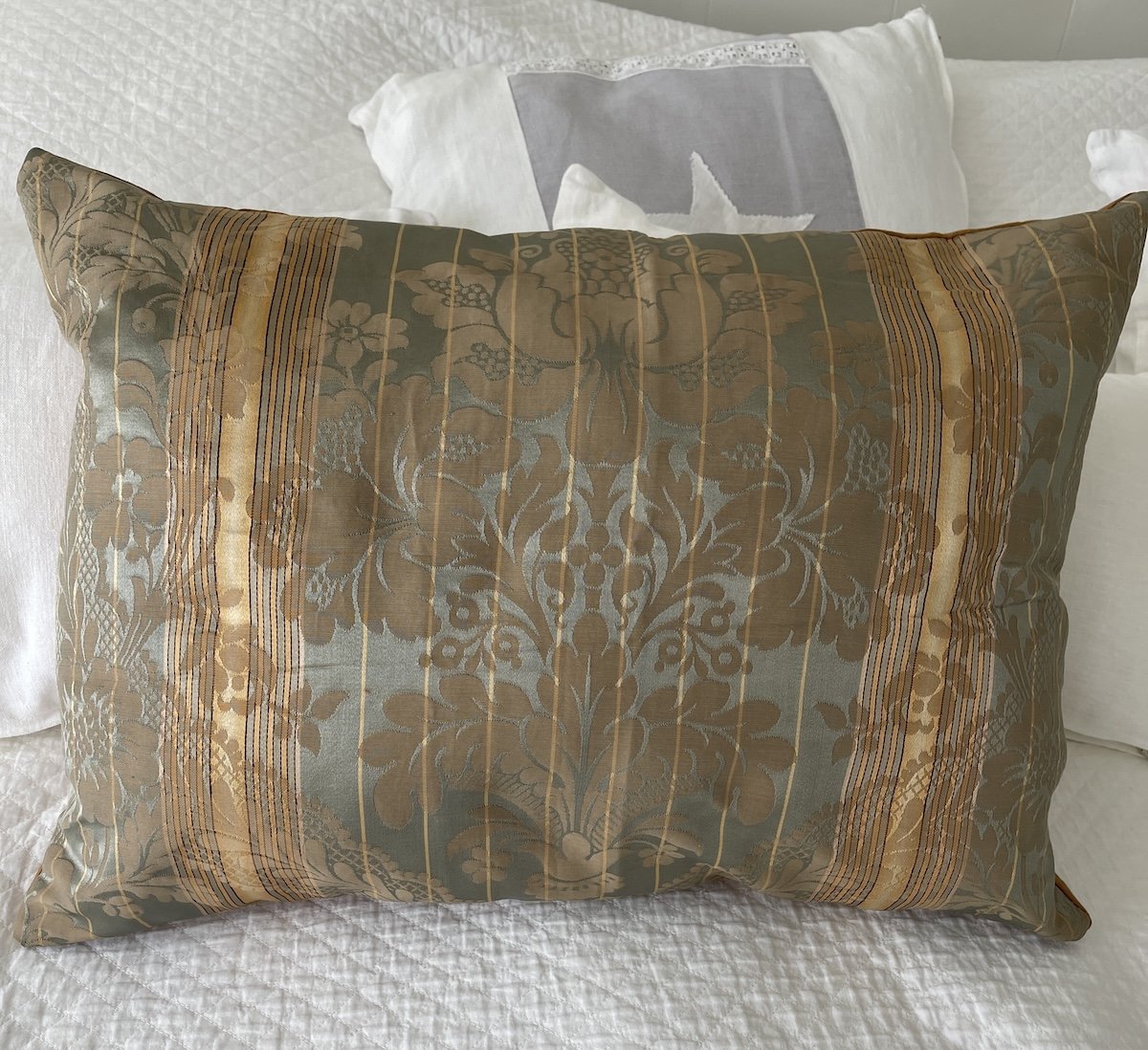 19th-century Damask Silk Pillow-photo-3