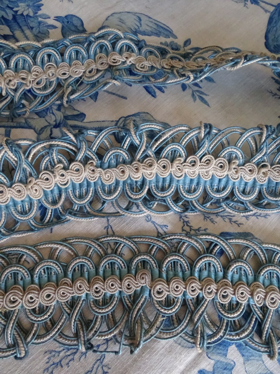 Métrage de passementerie ancienne en soie lyonnaise – XIXᵉ siècle-photo-1