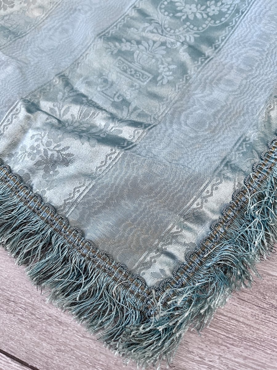 Paire de rideaux en soie damassée bleu ciel, décor Louis XVI-photo-4