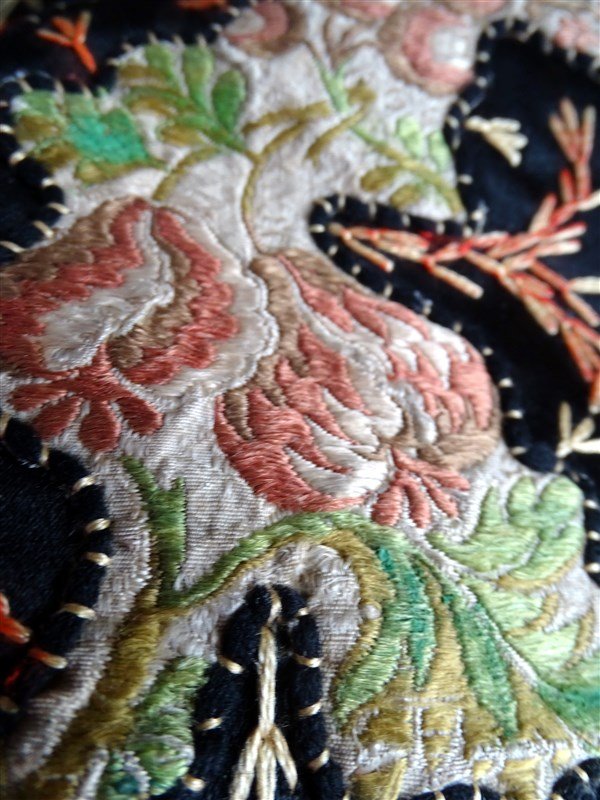 Ravissante Broderie Chinoise En Applique Sur Soie Noire XIXème-photo-2