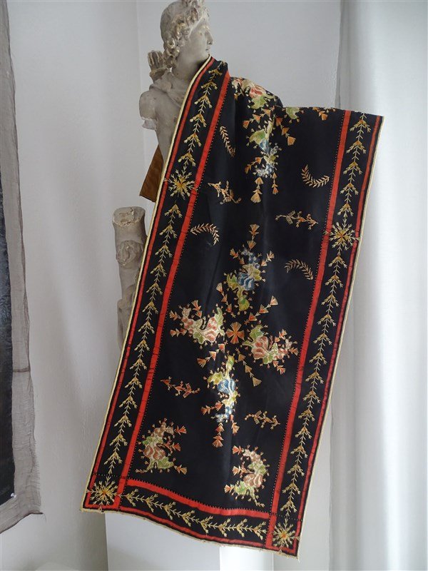Broderie Chinoise En Applique Sur Soie Noire XIXème