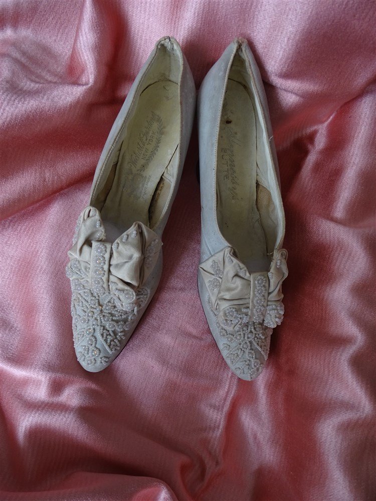 Pair Of Wichert Gardiner New York Beaded Suede Leather Shoes Heennessy's Butte