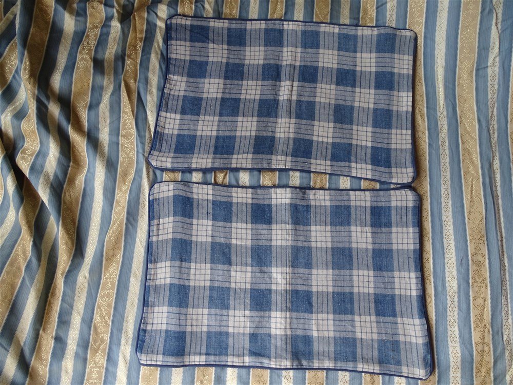 2 Cushion Covers In Blue And White Linen Checks Old Fabric-photo-5