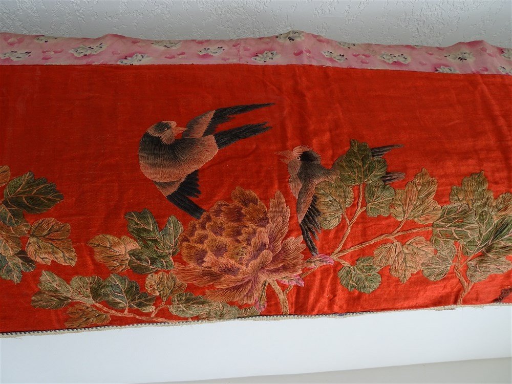 Japanese Embroidery On Red Silk Hanging With Floral And Birds Decor-photo-2