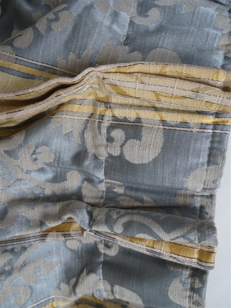 Pair Of Silk Drapes Floral Decor-photo-4