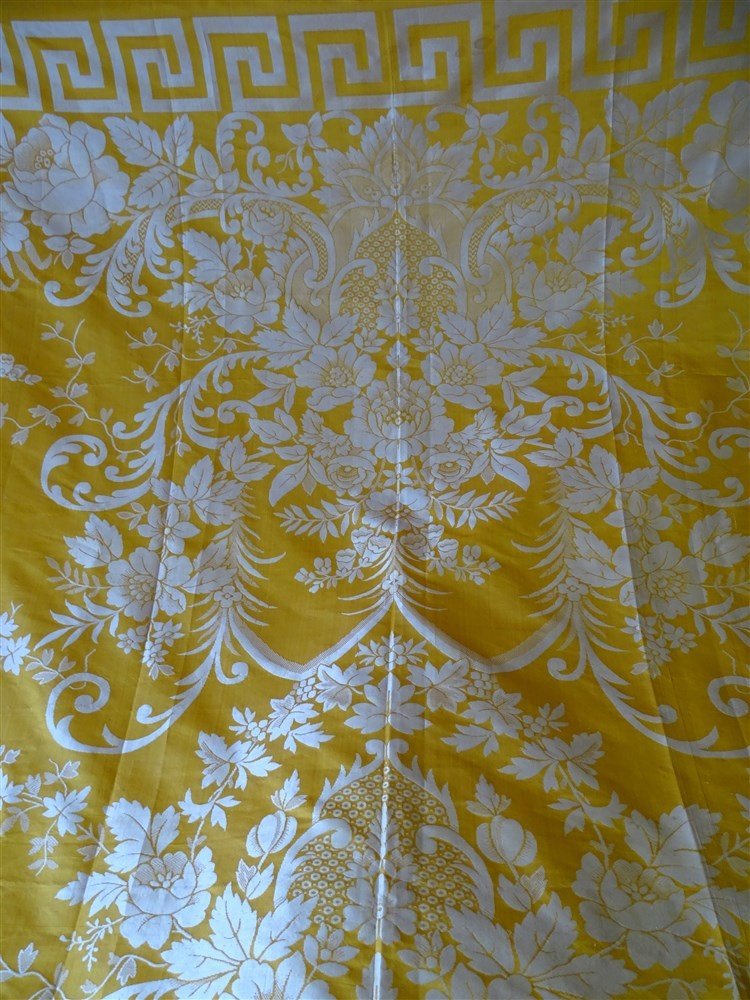 Old Bedspread Or Wall Hanging Late 19th Century In Golden Yellow Italian Silk Greek Scrolls-photo-3