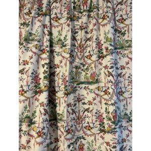 Pair Of Vintage Curtains With Charming Decor 