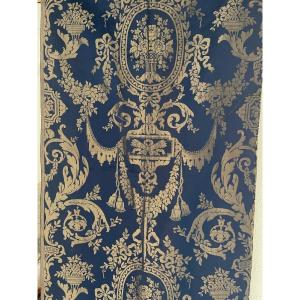 Italian Silk Footage – 19th Century Medallions & Scrolls 