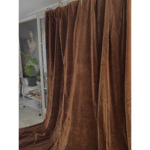 Paire de rideaux en velours ras – Couleur marron châtaigne .Tentures de château