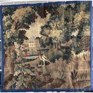 Tapisserie verdure – France, XVIIᵉ siècle – Scène de paysage animé de volatiles et architecture
