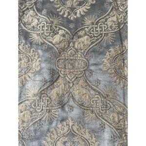 Cushion Cover In Silk Brocade And Metallic Threads, 19th Century, Stylized Animals