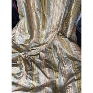 Paire de Rideaux en Soie Italienne aux Reflets Pastel   326 cm x 200 cm