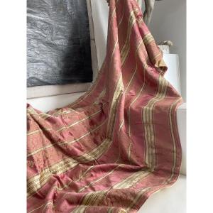 Paire de rideaux anciens en soie rose à décor floral – XIXème siècle