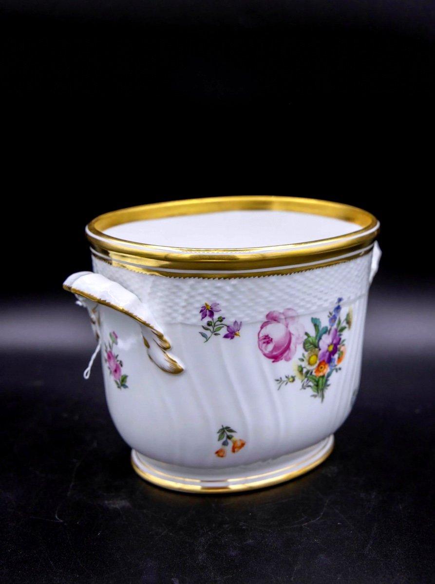 Royal Copenhagen Hand Painted Saxon Flower Porcelain Wine/champagne Cooler.-photo-1