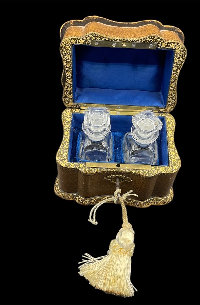 Antique 19th Century Traveling Scent/perfume Bottle, In Leather Bound Ornate Case, Blue Velvet -photo-2