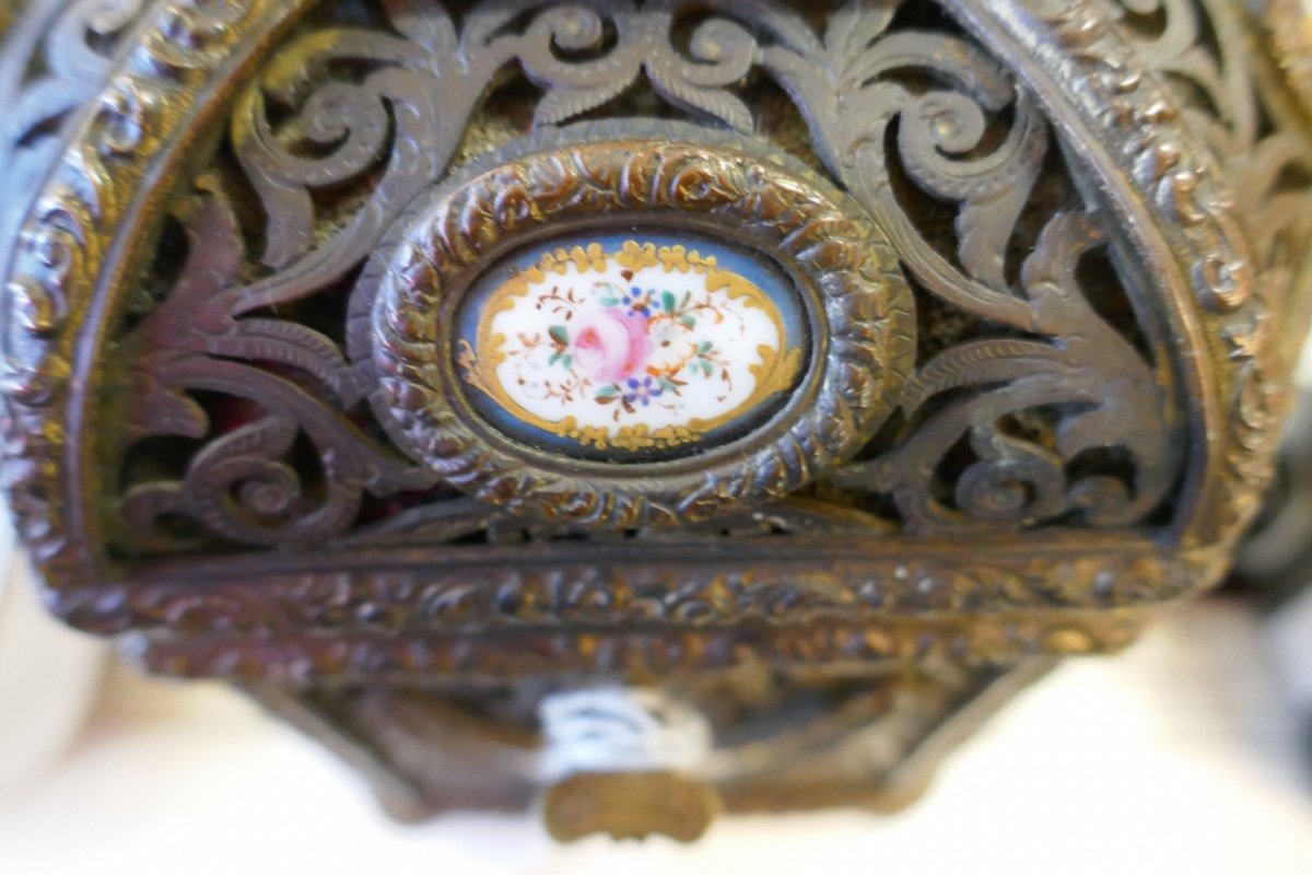 Coffret De Sèvres En Bronze à Plaques De Porcelaine De Style Tahan. Pour Le Marché Oriental.-photo-8