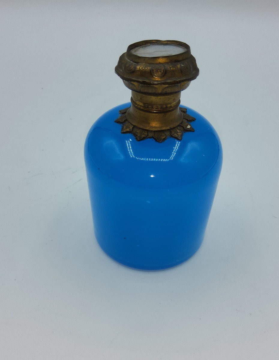 Flacon à Parfum En Opaline Française XIXème Siècle Avec Miniature Sur Couvercle,palais Royal