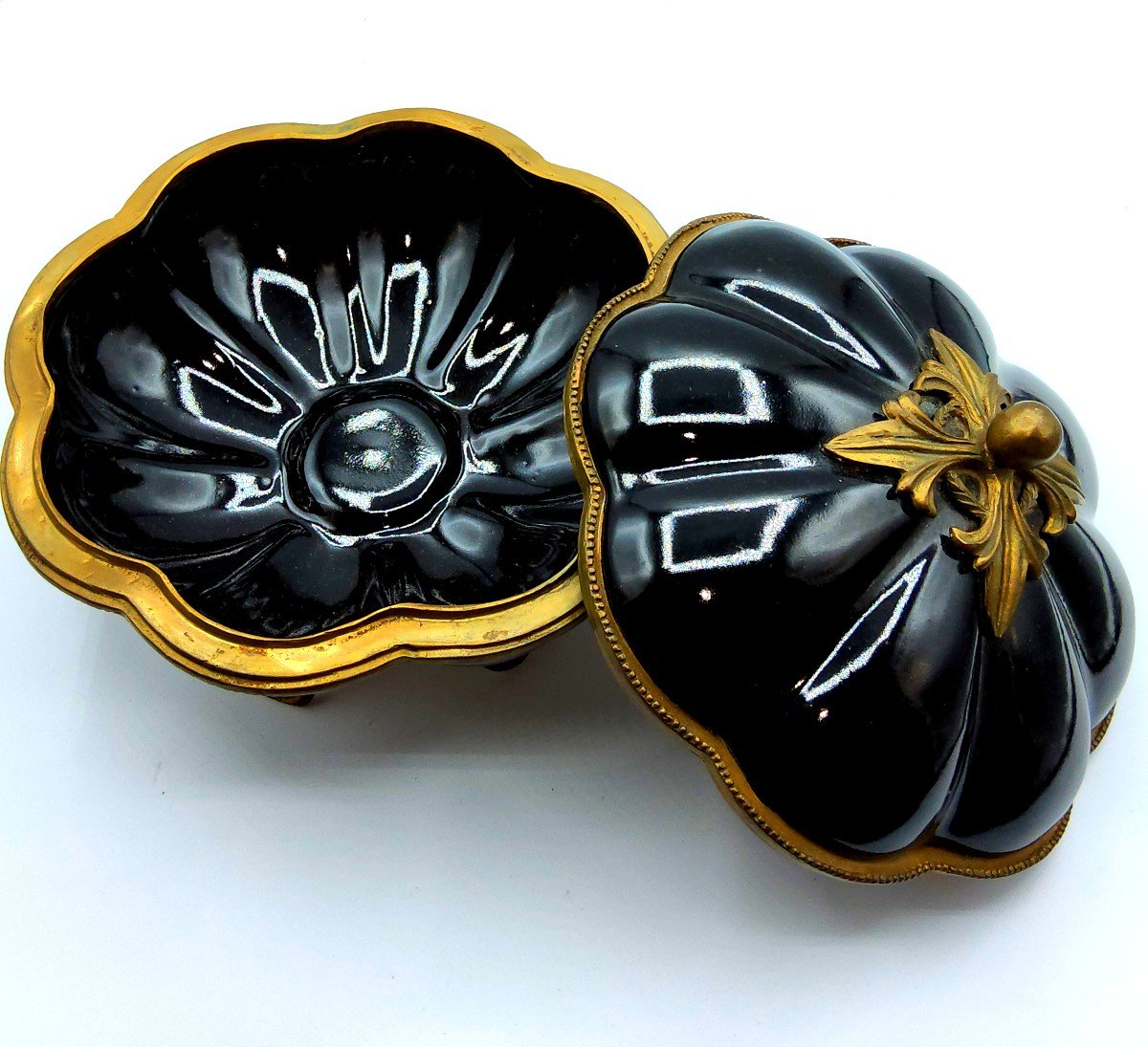 Grand Bonbonnière En Porcelaine Noir-photo-1