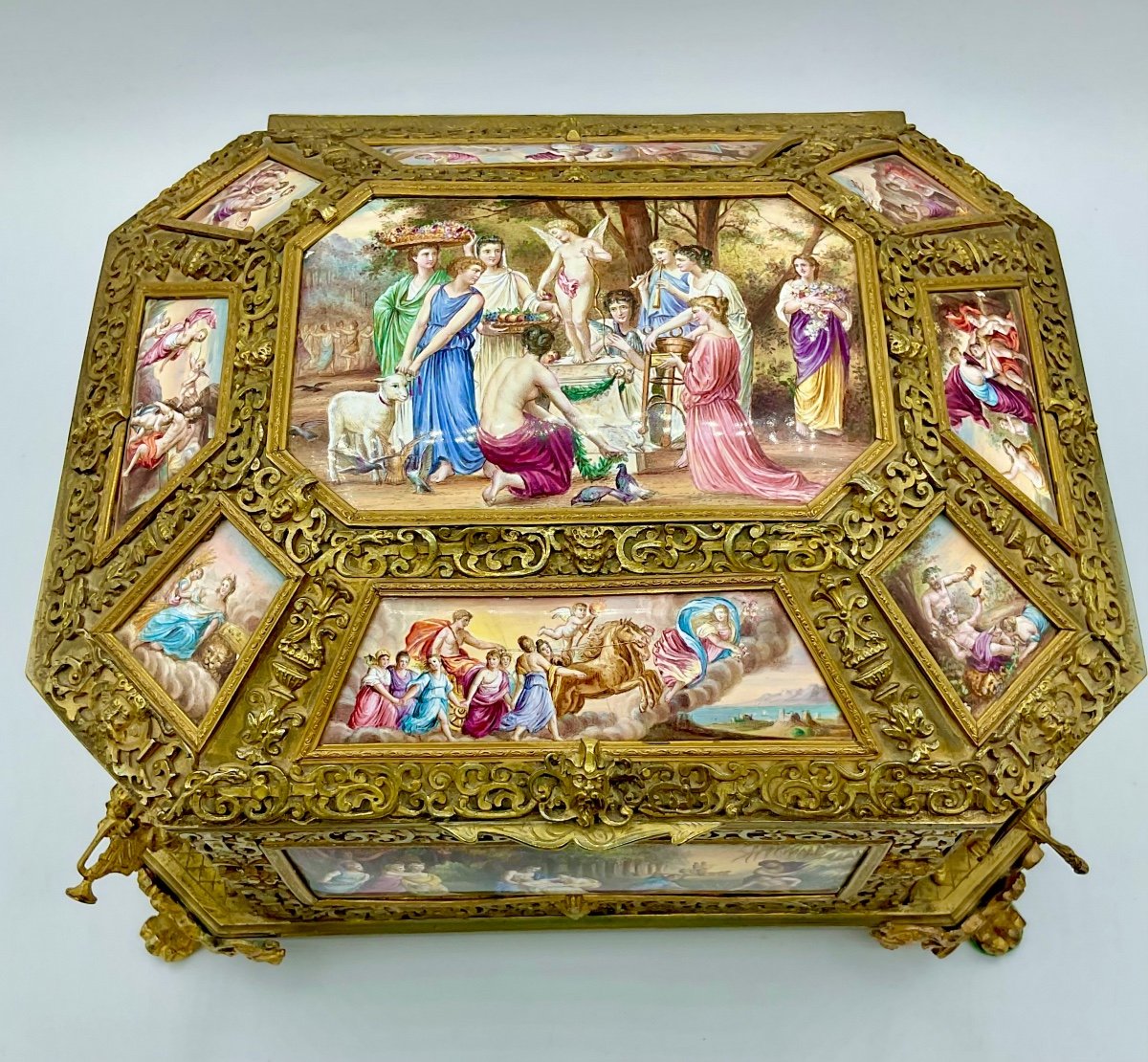 Important Antique Viennese Gilt-metal And Enamel Casket-photo-2