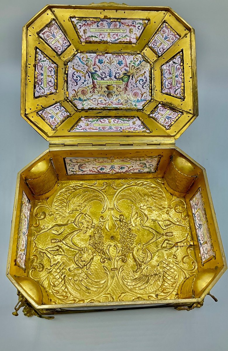 Important Antique Viennese Gilt-metal And Enamel Casket-photo-1