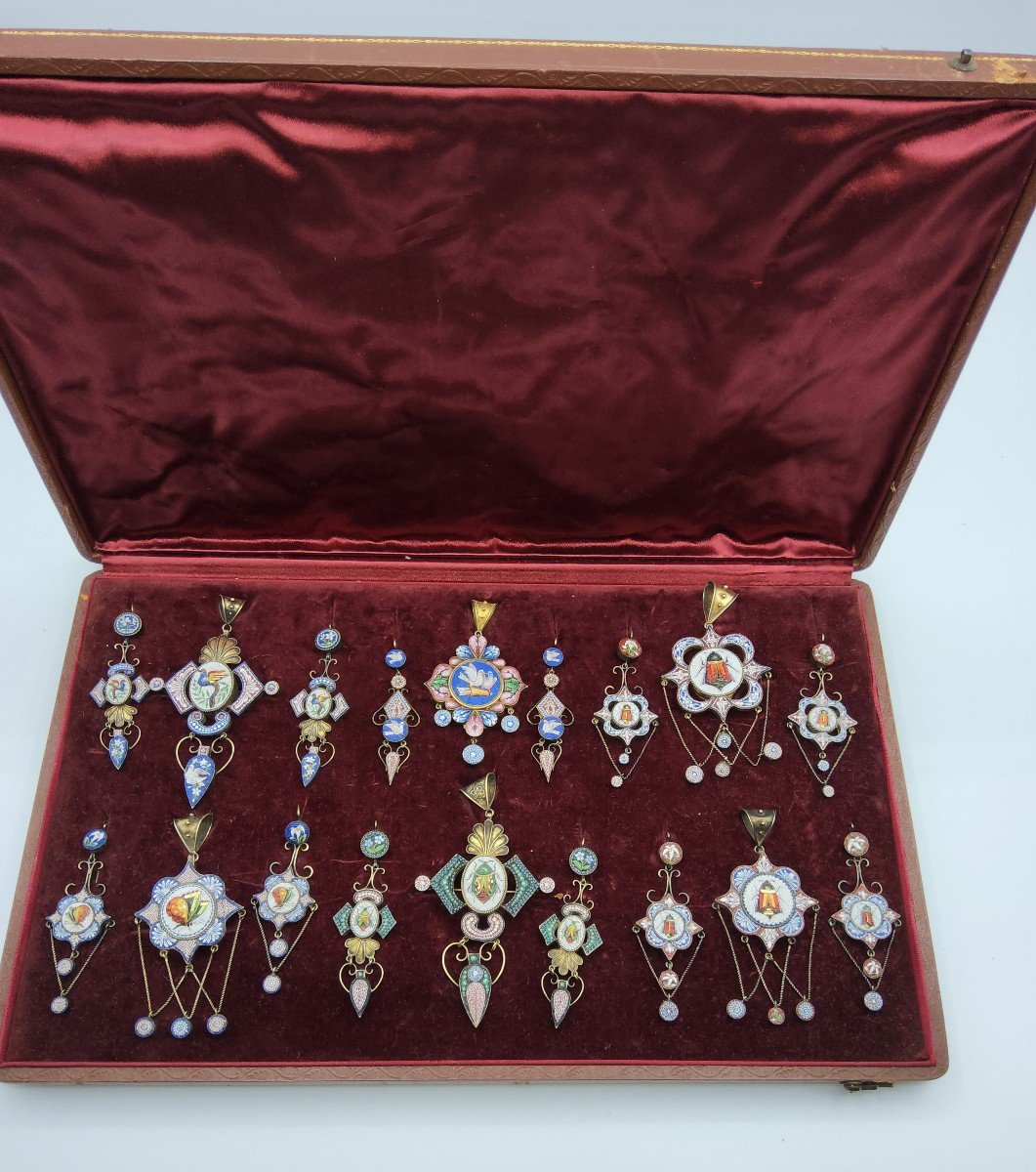 Italie, fin du XIXe siècle — Parure en filigrane doré à micromosaïques au scarabée-photo-3