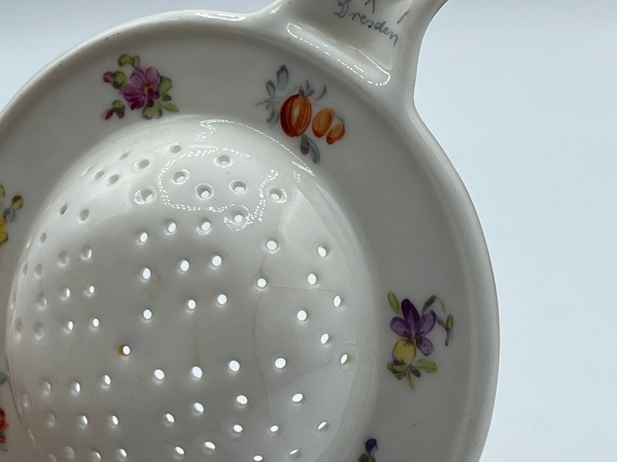 Passoire En Porcelaine De Dresde, Peinte De Fleurs, Vers 1900-photo-2