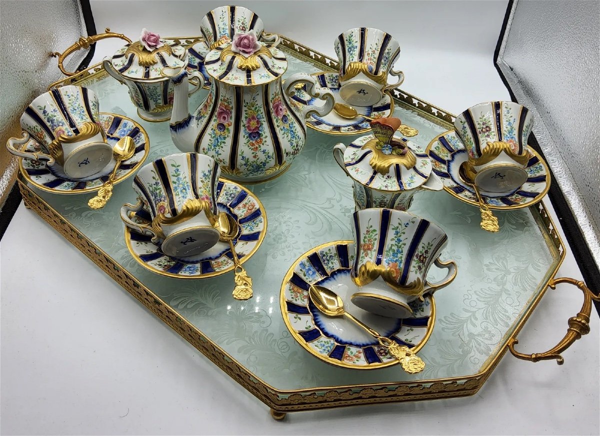 Service à Café En Porcelaine De Sèvres Pour 6 Personnes Avec Plateau Et Cuillères