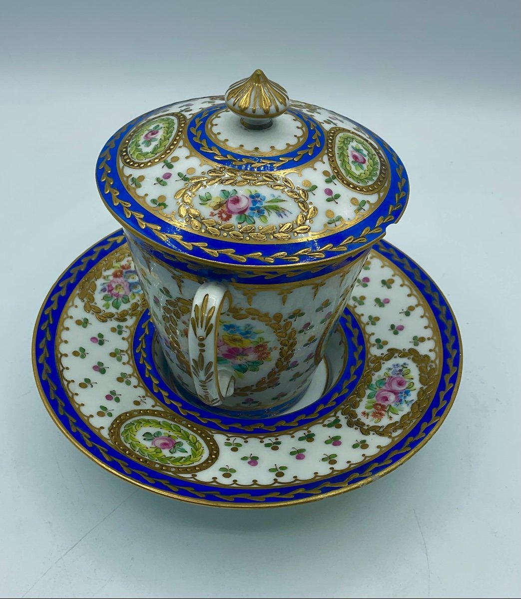 Vincennes Sevres Porcelain Trio,cup,lid,saucer.-photo-3
