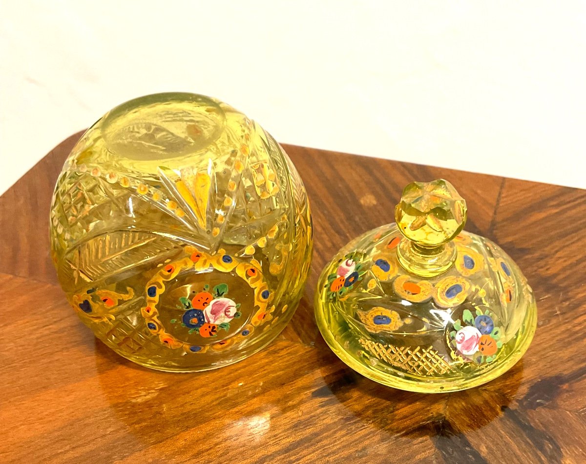 19century Bohemian Uranium Bonbonnière Glass For Ottoman Market-photo-3