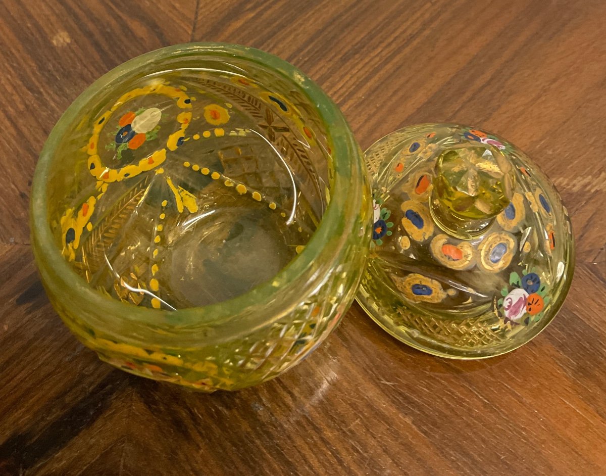 19century Bohemian Uranium Bonbonnière Glass For Ottoman Market-photo-5