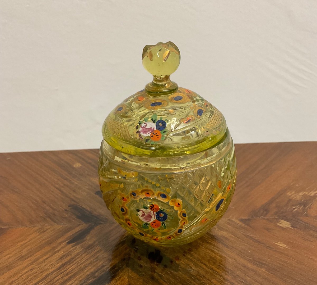 19century Bohemian Uranium Bonbonnière Glass For Ottoman Market-photo-6
