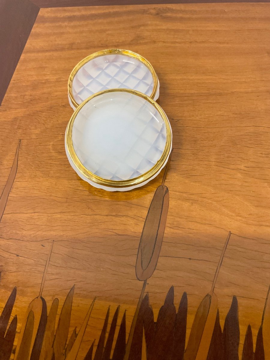 Pilulier XIXème En Verre Opaline Et Monture En Bronze-photo-1