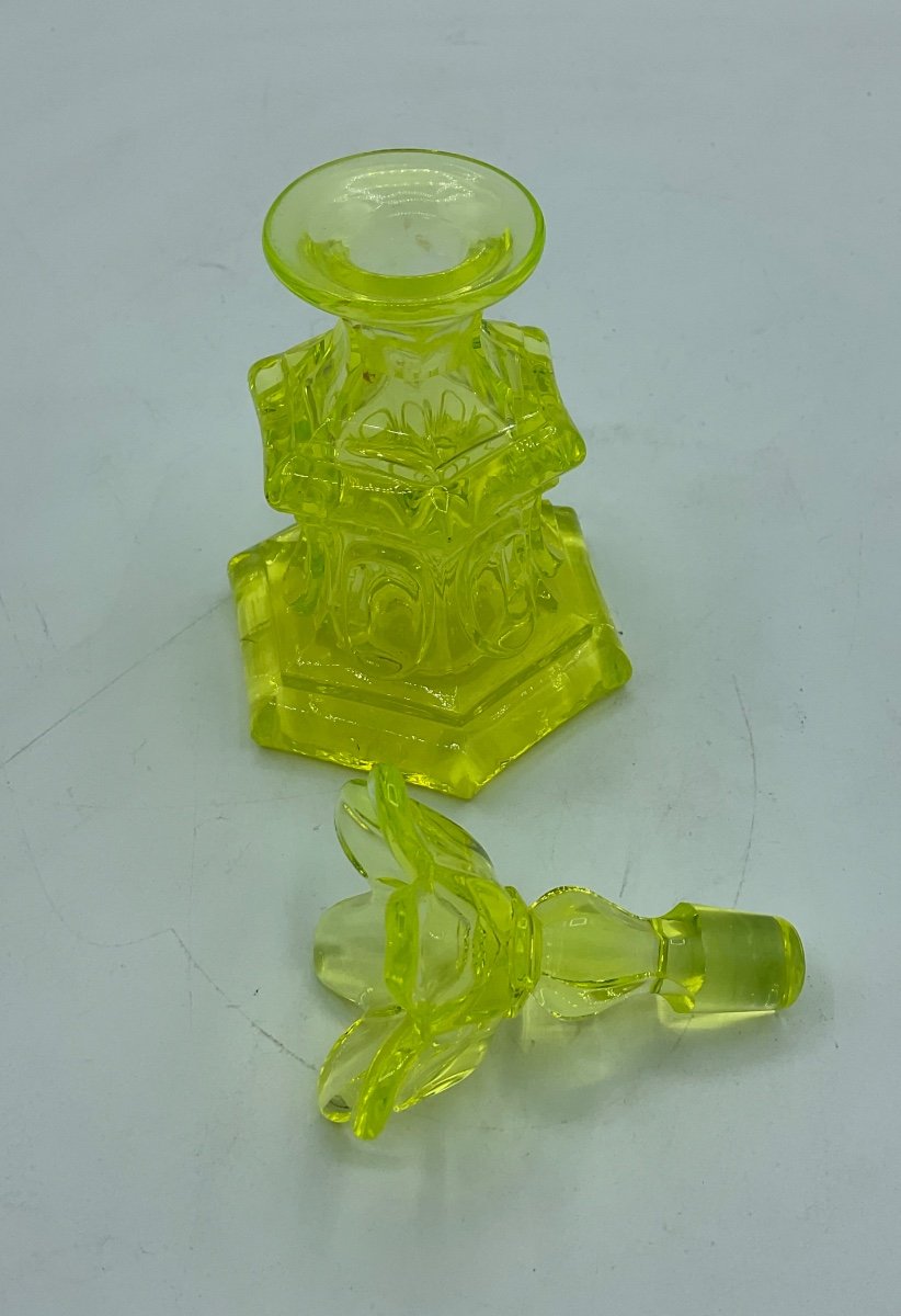 Antique Uranium Baccarat Glass Perfume Bottle -photo-7