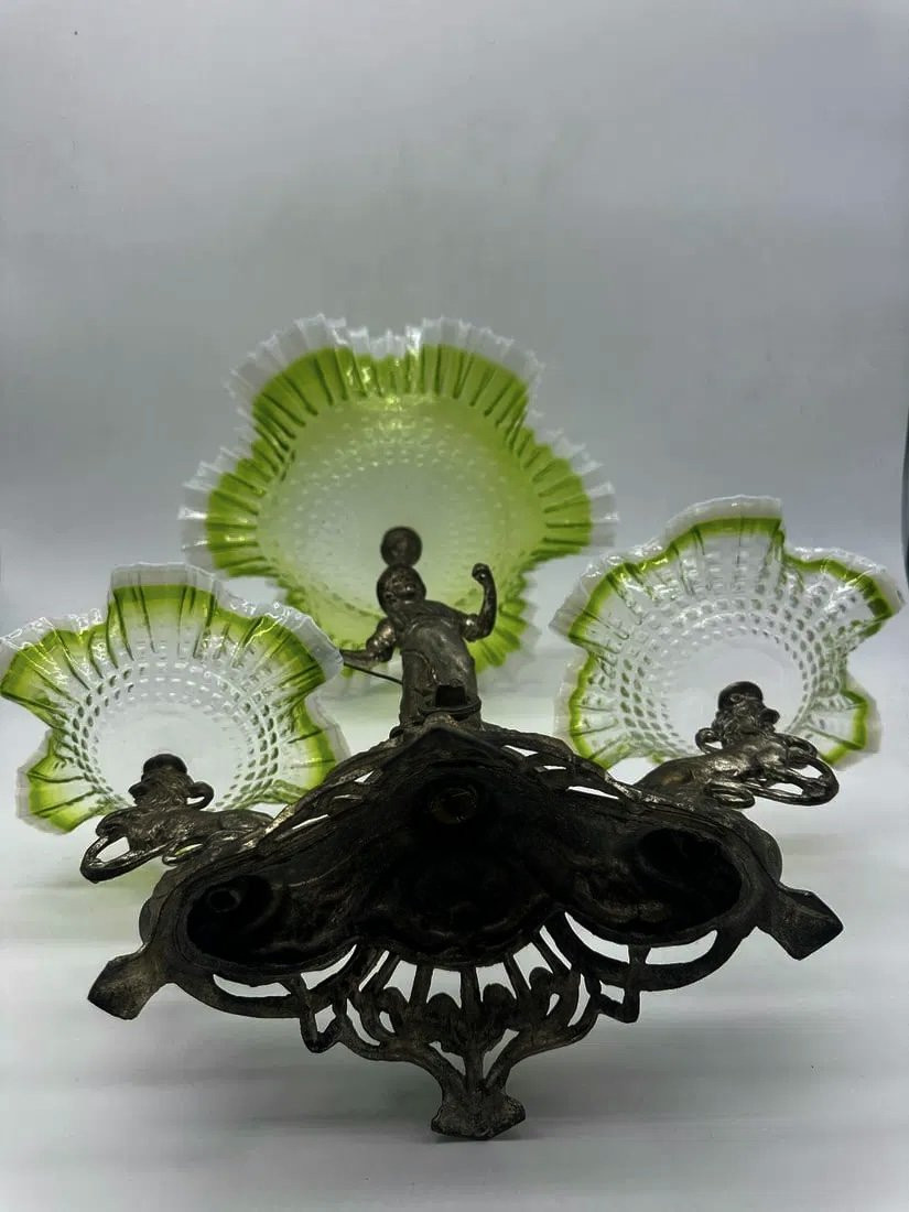 Art Nouveau Centerpiece With 3 Glass Green Opalescent Bowls-photo-5