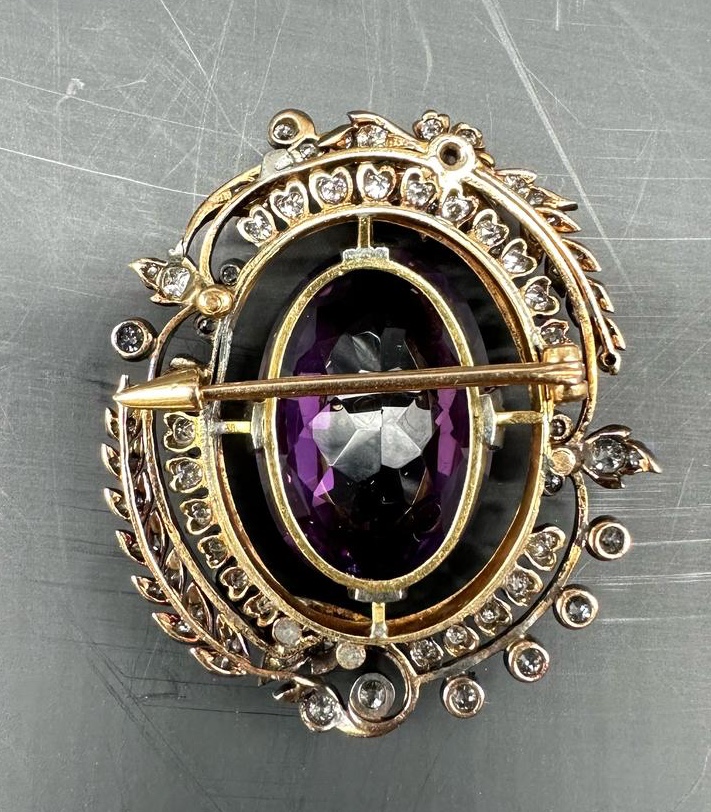 Broche victorienne en or avec une grande améthyste et des diamants-photo-1
