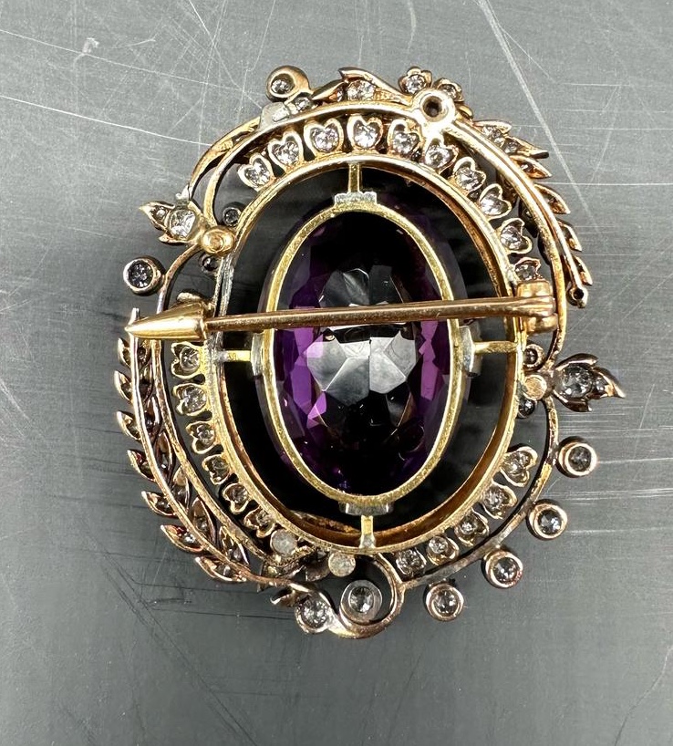 Broche victorienne en or avec une grande améthyste et des diamants-photo-2