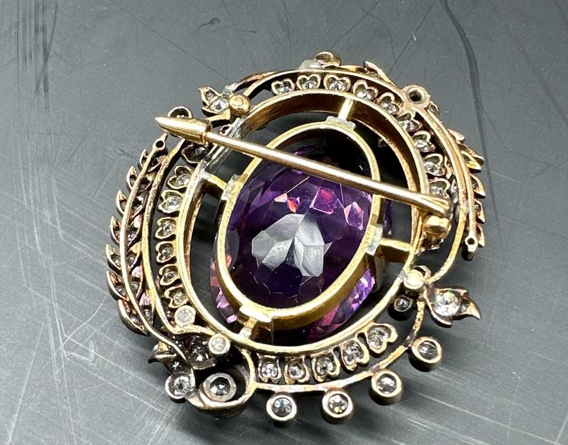 Broche victorienne en or avec une grande améthyste et des diamants-photo-5