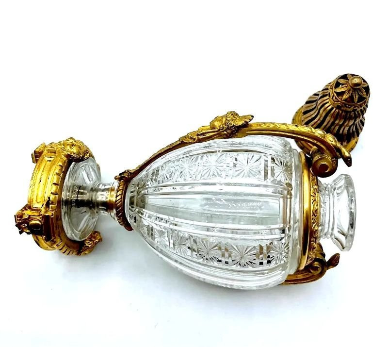 Rare ! Flacon de parfum à double anse en bronze signé du musée Baccarat-photo-2