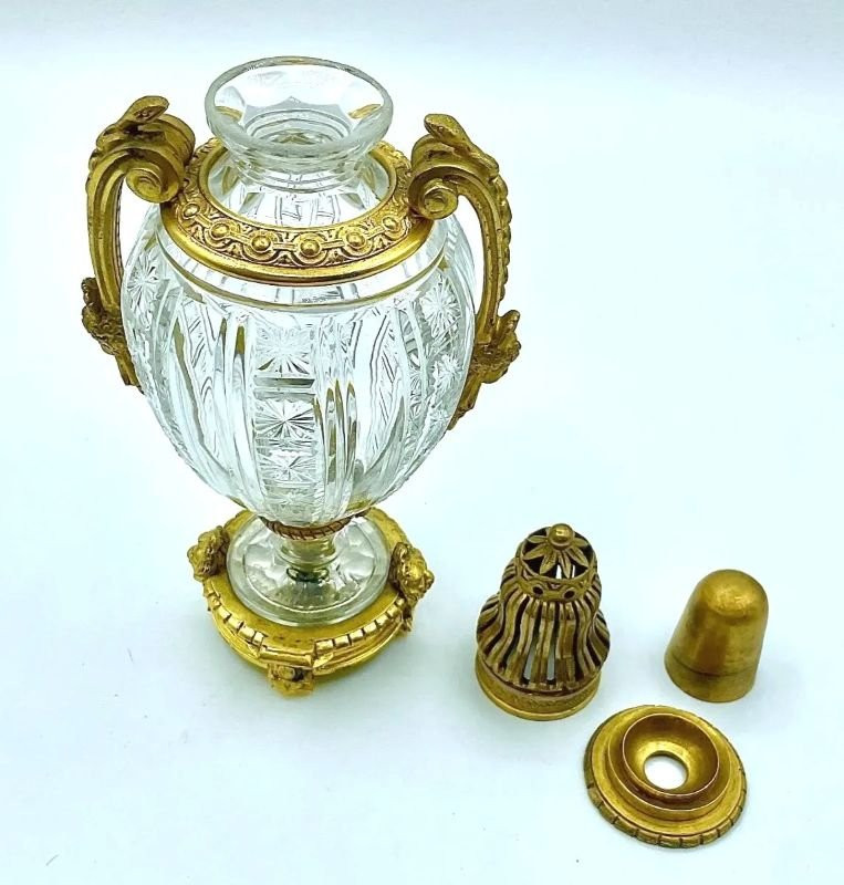 Rare ! Flacon de parfum à double anse en bronze signé du musée Baccarat-photo-2
